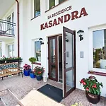 לינה וארוחת בוקר La Kasandra 3*