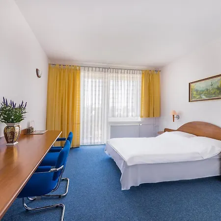 La Kasandra לינה וארוחת בוקר 3*